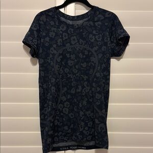 Lululemon swiftly tech short sleeve
